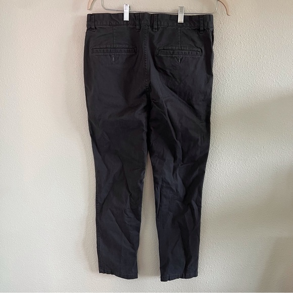 Grey chino shorts. 31 - Picture 3 of 5